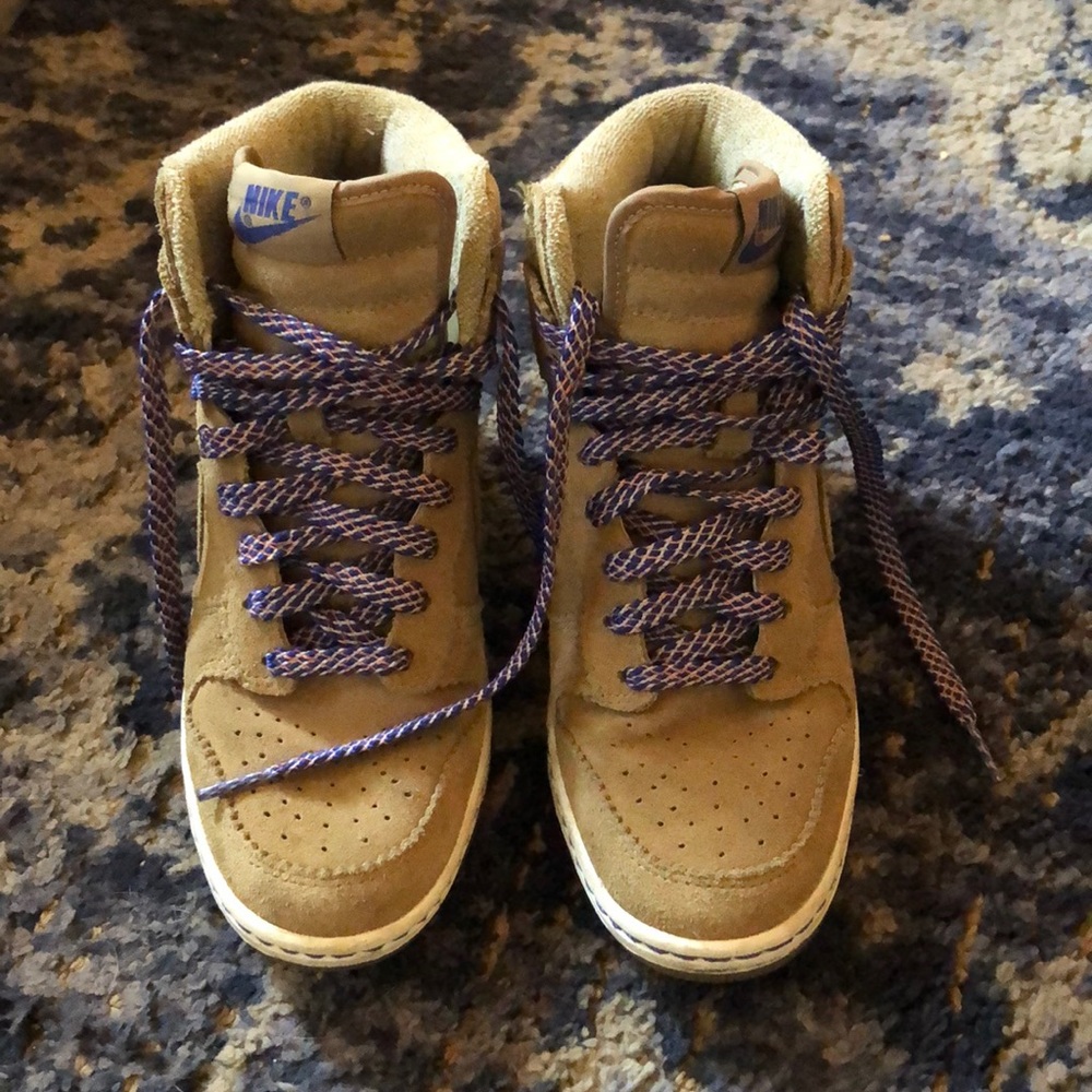 Nike dunk sky high tan leather